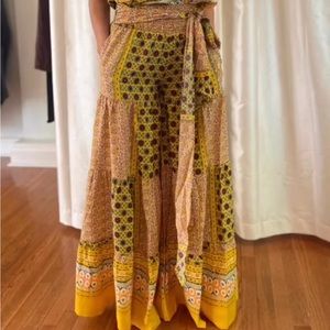 Size small pants flowy floral pattern SMF BALI PANT